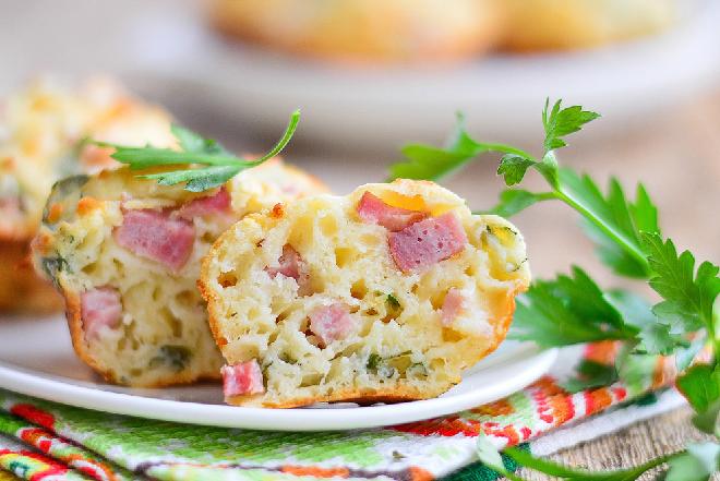 Wytrawne muffinki z serem i boczkiem- idealne na śniadanie i lunch